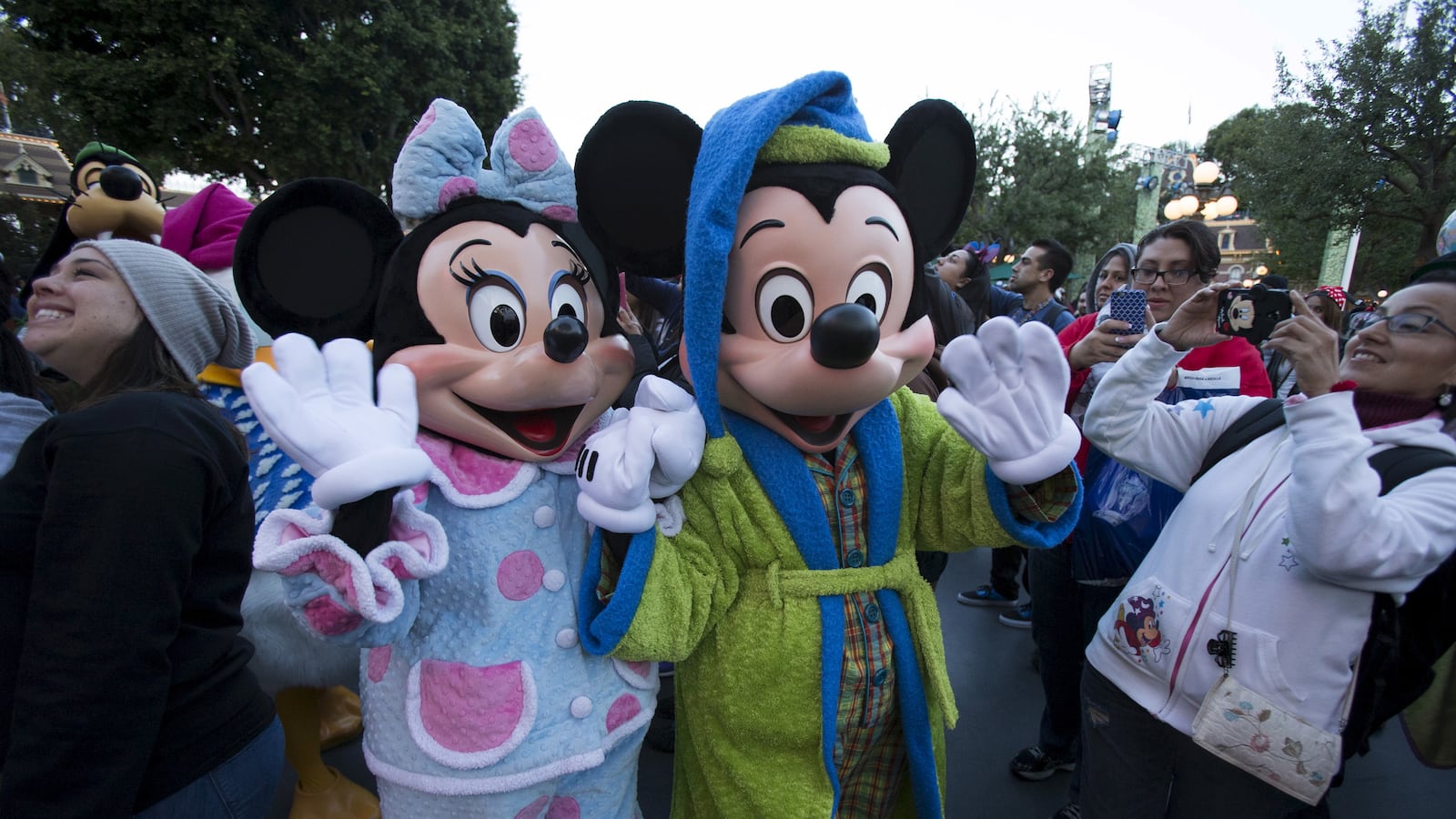 2015-05-23T120000Z_1347666969_GF10000105201_RTRMADP_3_USA-ENTERTAINMENT_wjhoim