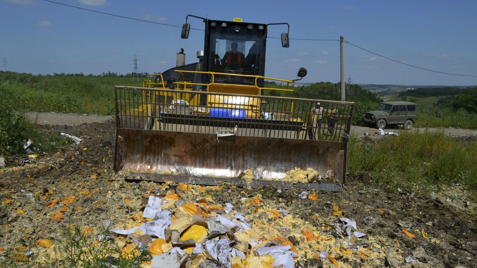 cheats/2015/08/06/russia-destroys-banned-western-food/150806-russia-food-cheat_pfgnlv