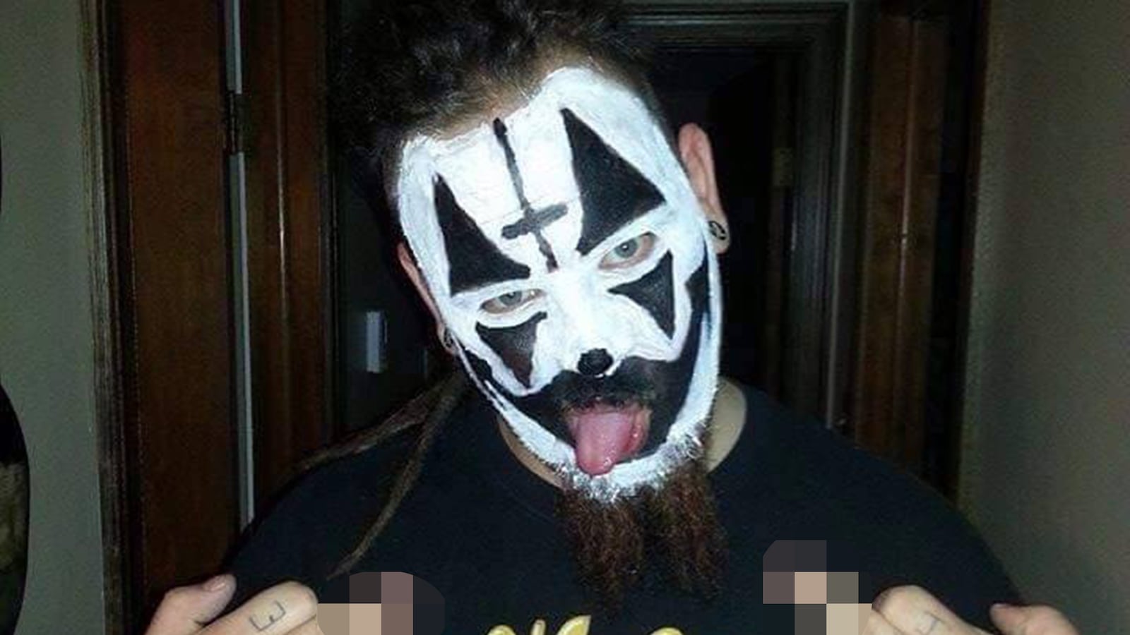 articles/2016/09/06/juggalo-charged-with-chopping-off-woman-s-finger-and-drinking-her-blood/160906-zavadski-juggalo-tease_bsdg3b