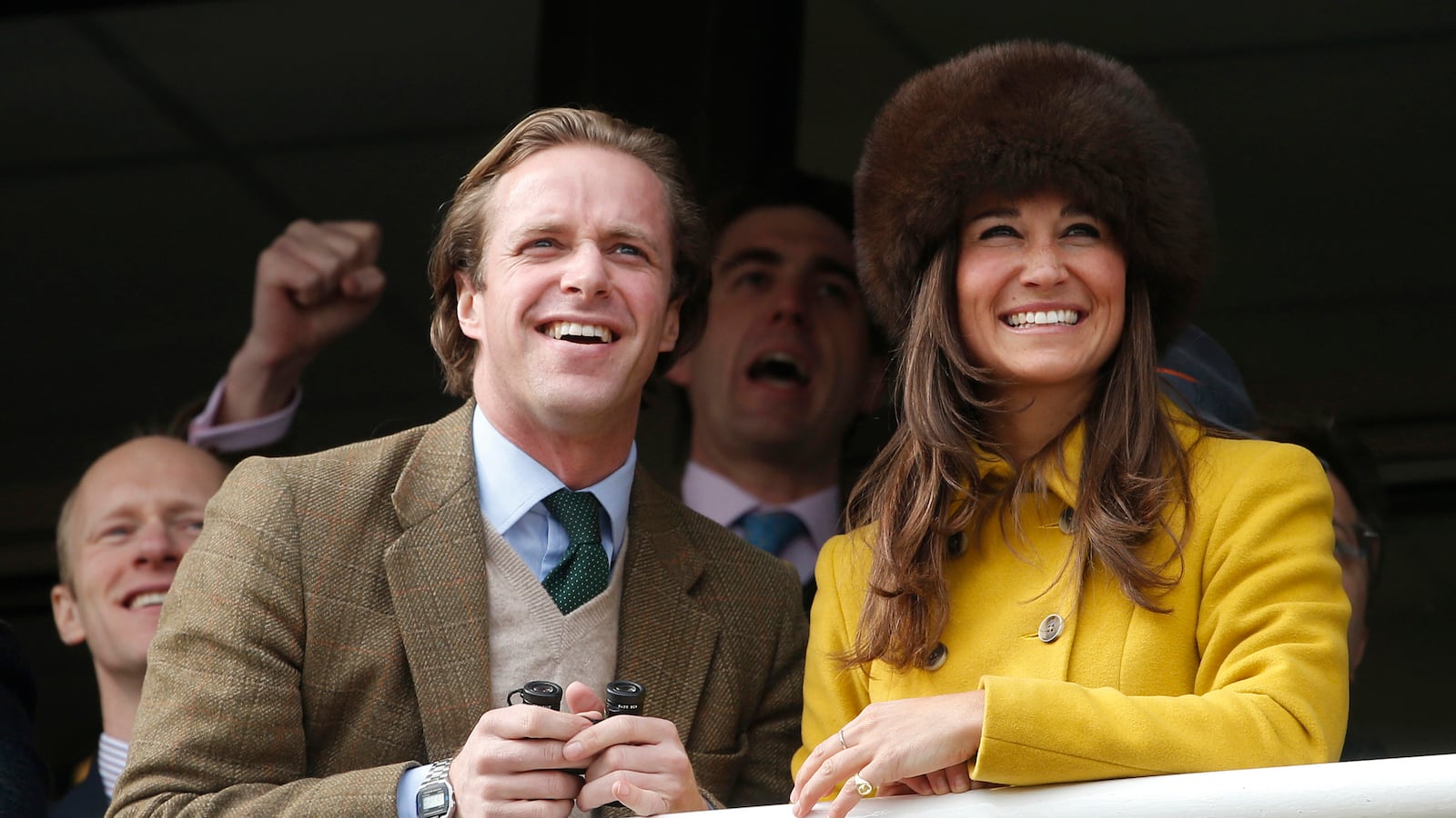 articles/2013/03/14/pippa-hits-the-races/130314-pippa-tom-cheltenham-sykes-tease_dvt011