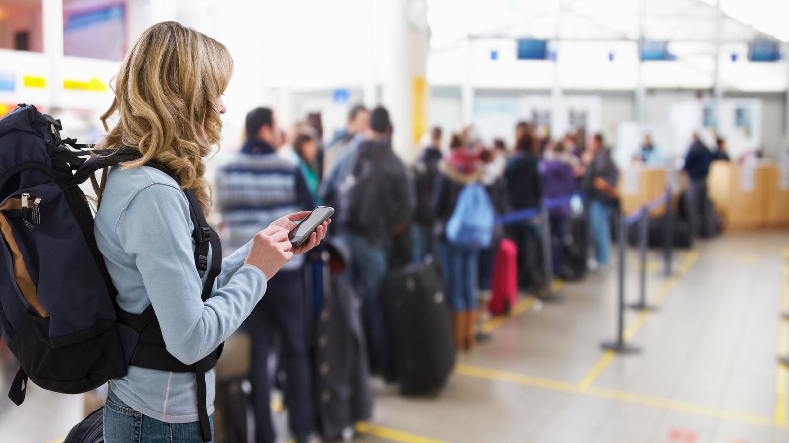 articles/2013/03/07/digital-nomad-andrew-evans-s-six-top-travel-tips/130306-digital-traveler-stroclich-tease_kiocys