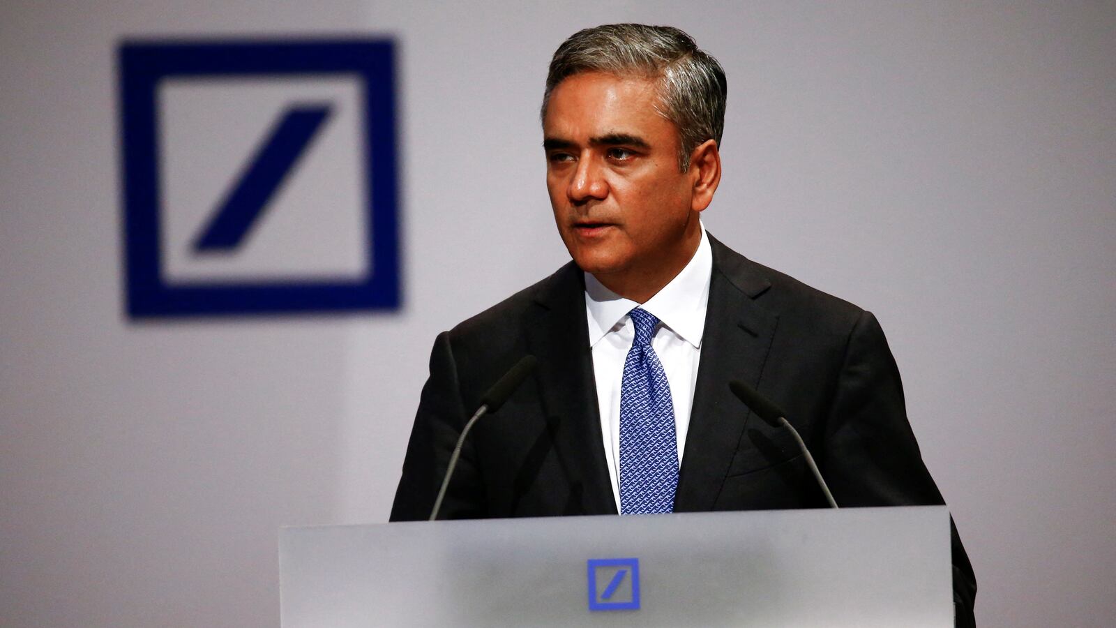 2022-08-13T153220Z_1554490984_RC2QVV9ZWS9Y_RTRMADP_3_DEUTSCHE-BANK-JAIN_krrtjs