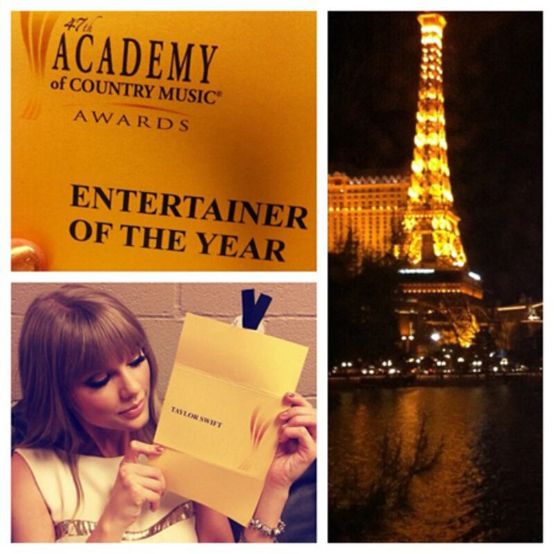 galleries/2012/04/08/taylor-swift-snoop-dogg-more-celebrity-twitter-pictures-photos/taylor-swift-celebrity-twitter-photos_qg300d