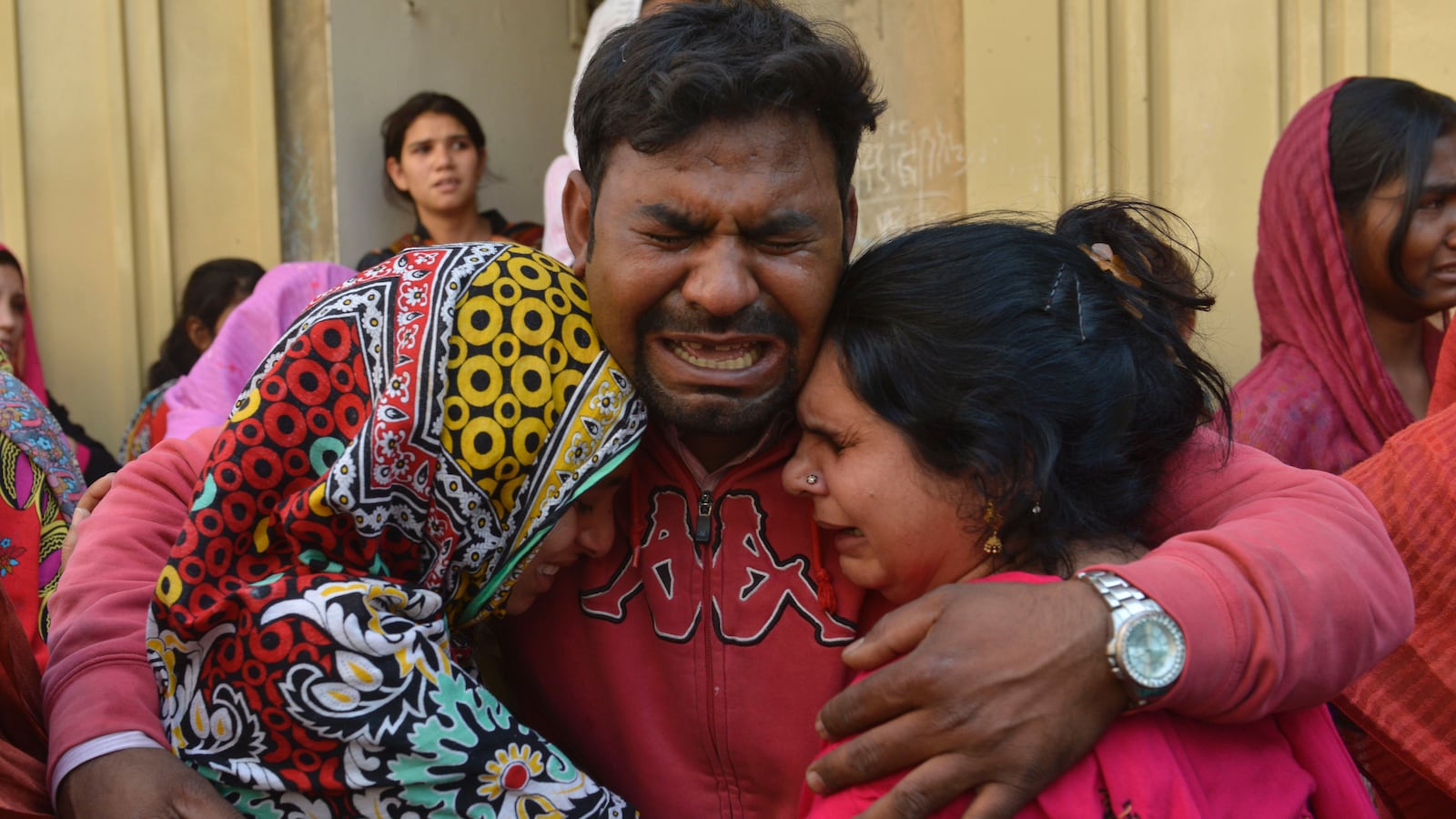 articles/2016/03/28/what-the-slaughter-of-christians-in-lahore-says-about-the-global-jihad/160328-nawaz-pakistan-tease_hovlx4