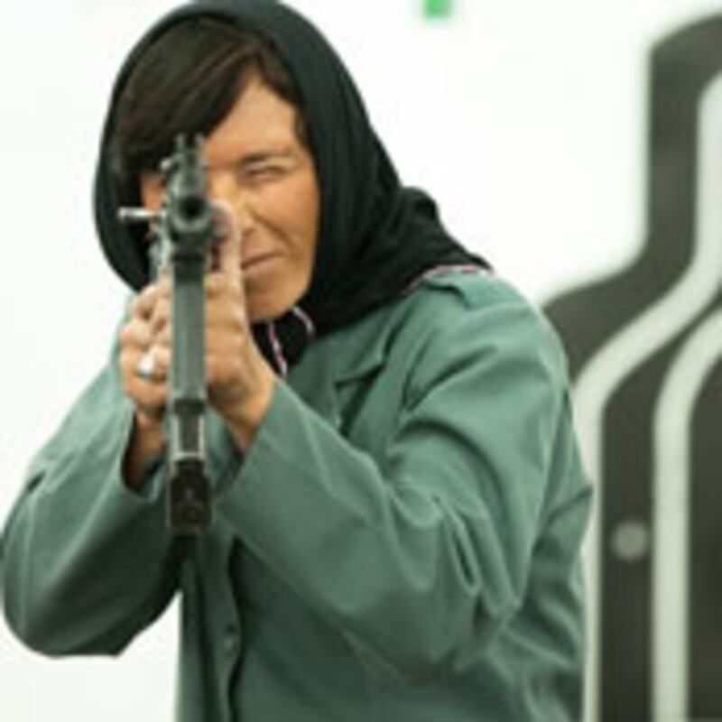 articles/2010/07/31/afghan-women-train-to-be-police-officers/lemmon-afghanistan-policewomen_117036_ulkire