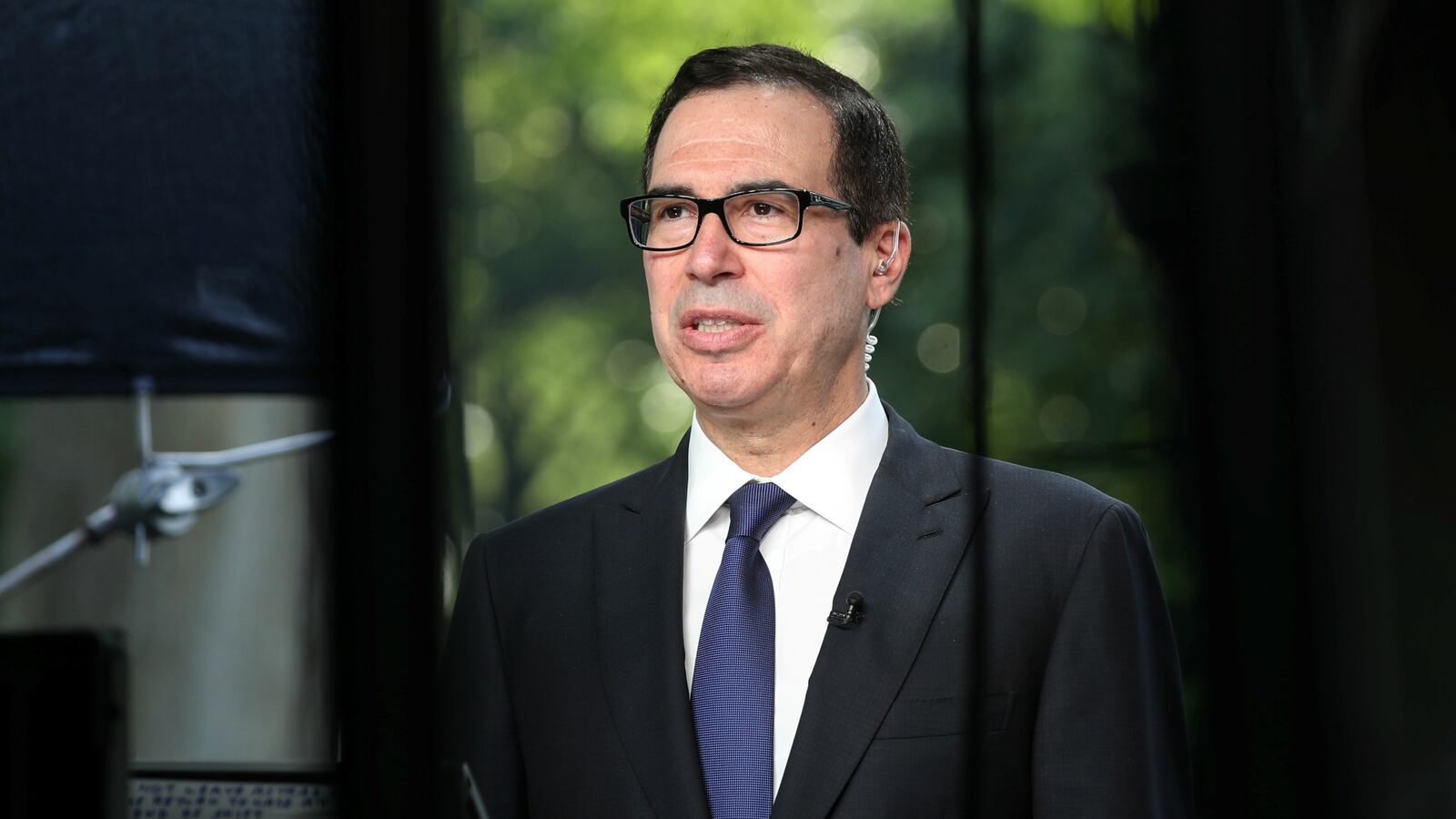 180730-tax-cut-wealthy-treasury-cheat_v5w3mx