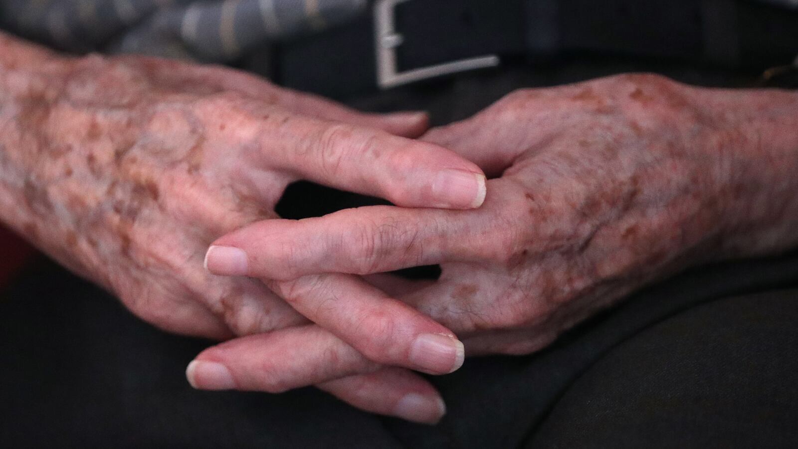 2020-04-13T000000Z_2047642560_RC2P3G9I2FE7_RTRMADP_3_HEALTH-CORONAVIRUS-BELGIUM-CAREHOMES_vaw3gw