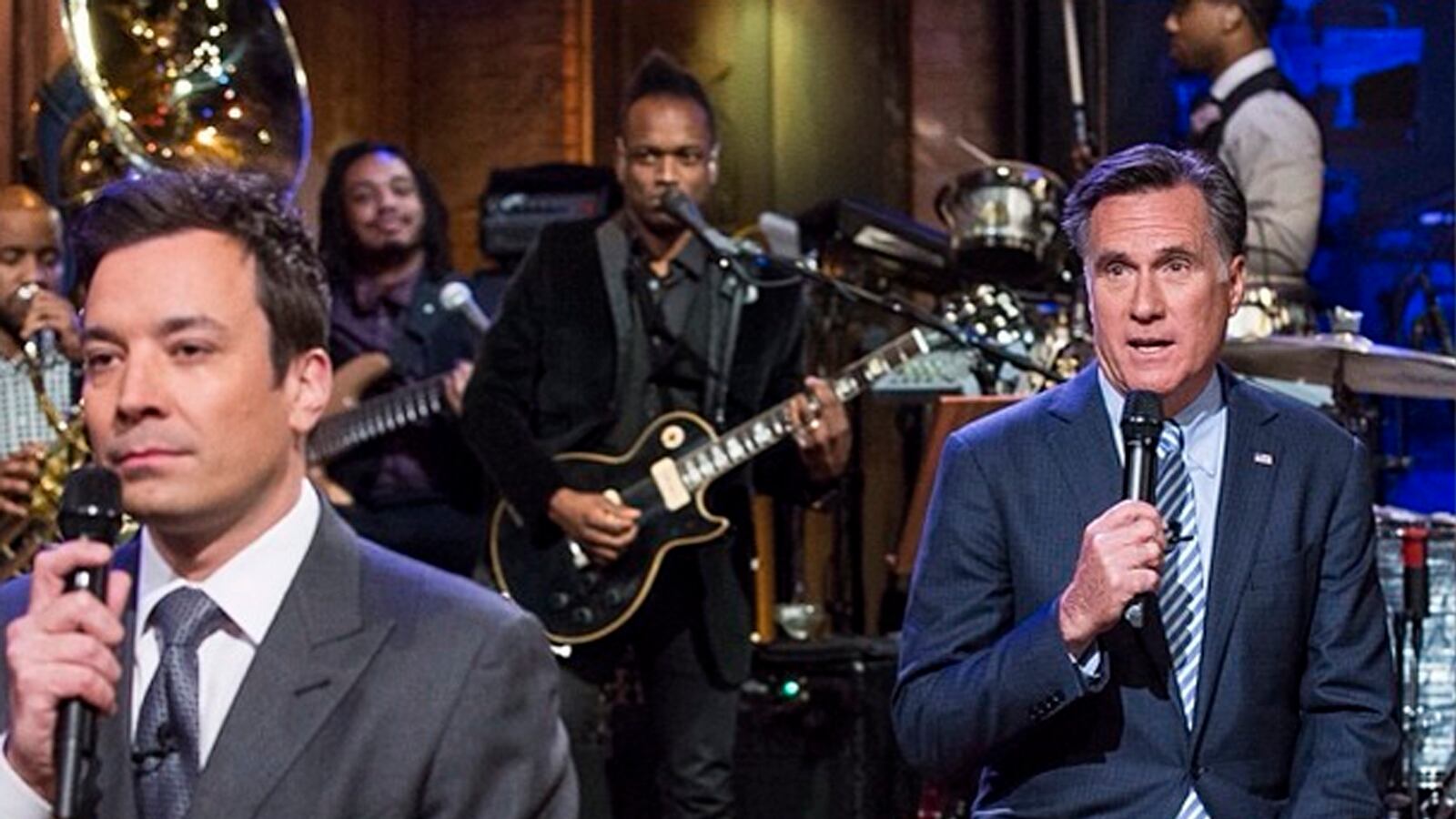 cheats/2014/01/25/fallon-romney-slow-jam-the-news/140125-jimmy-fallon-cheat_xrbtrv