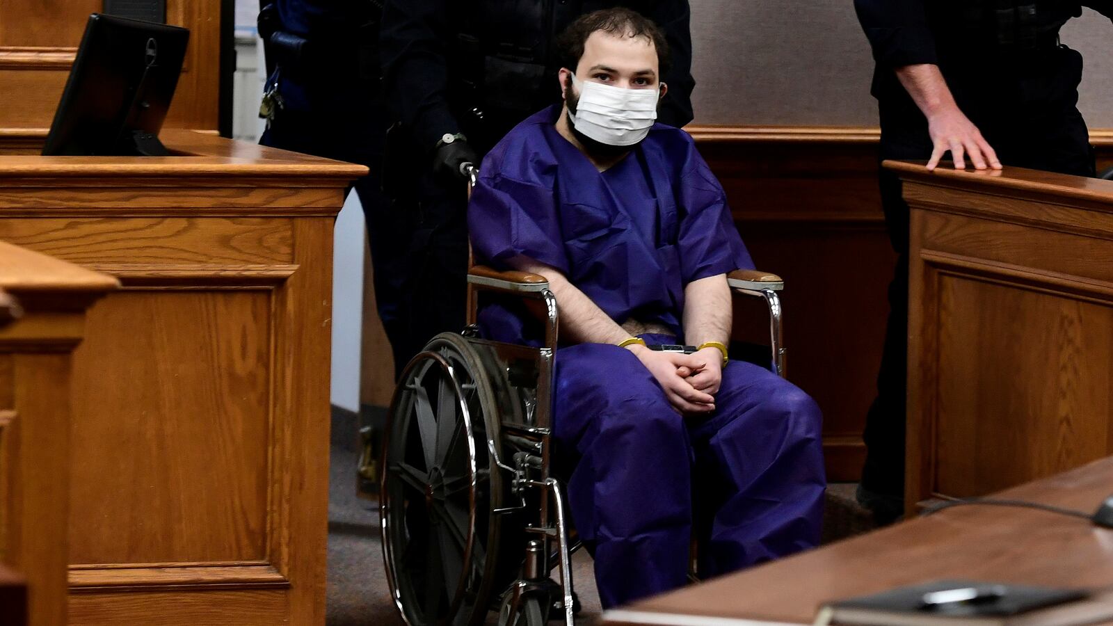 2021-03-25T154830Z_1698019181_RC2FIM98DXAY_RTRMADP_3_COLORADO-SHOOTING_wxbmsj