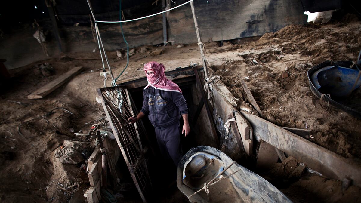articles/2012/11/26/after-israel-hamas-ceasefire-gaza-tunnels-are-back-in-business/gaza-tunnels-topol_dhpzg1