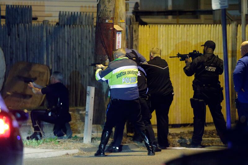 galleries/2013/04/19/boston-marathon-bombers-pre-dawn-manhunt-photos/gal-boston-manhunt-3_gesmy4