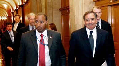 cheats/2011/05/14/no-fast-review-of-bin-laden-photos/obl-photos_180507_tsyo5r