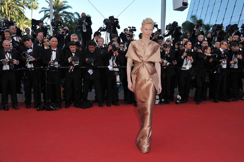 galleries/2012/05/16/tilda-swinton-diane-kruger-alec-baldwin-cannes-film-festival-2012-opening-night-photos/cannes-arrival-tilda-swinton_nj5ocq