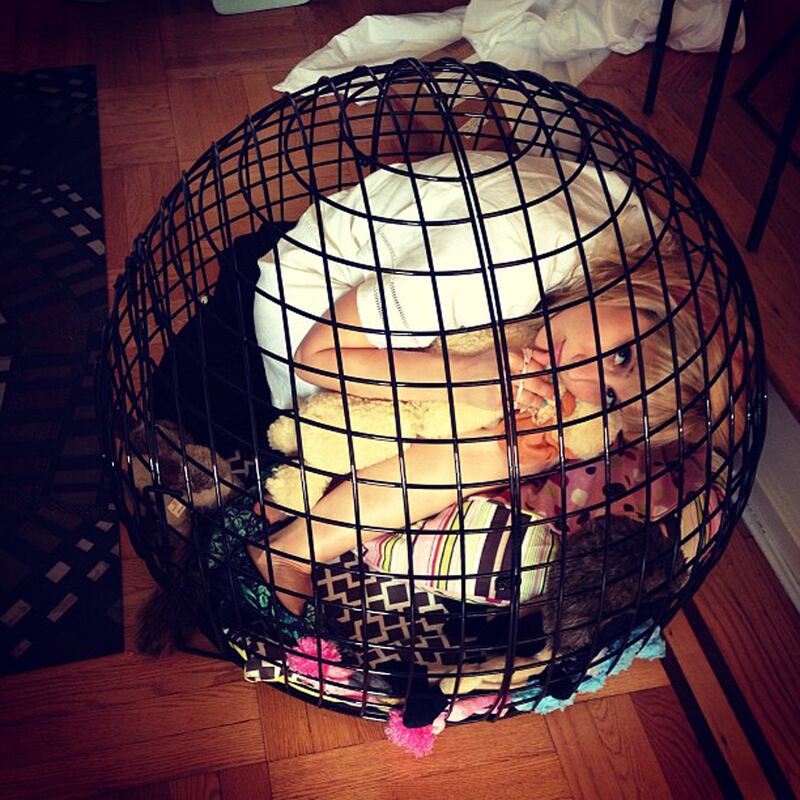 galleries/2013/06/08/ireland-baldwin-rihanna-more-fashion-instagrams-photos/130607-lena-dunham_faixts