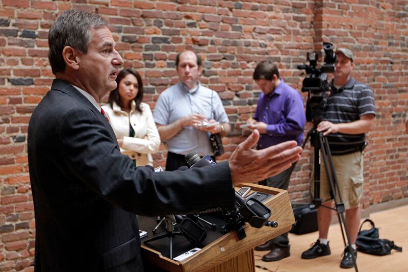 galleries/2012/10/25/richard-mourdock-todd-akin-more-incendiary-rape-comments-photos/richard-mourdock-insane-women-bodies-comments_wancbe