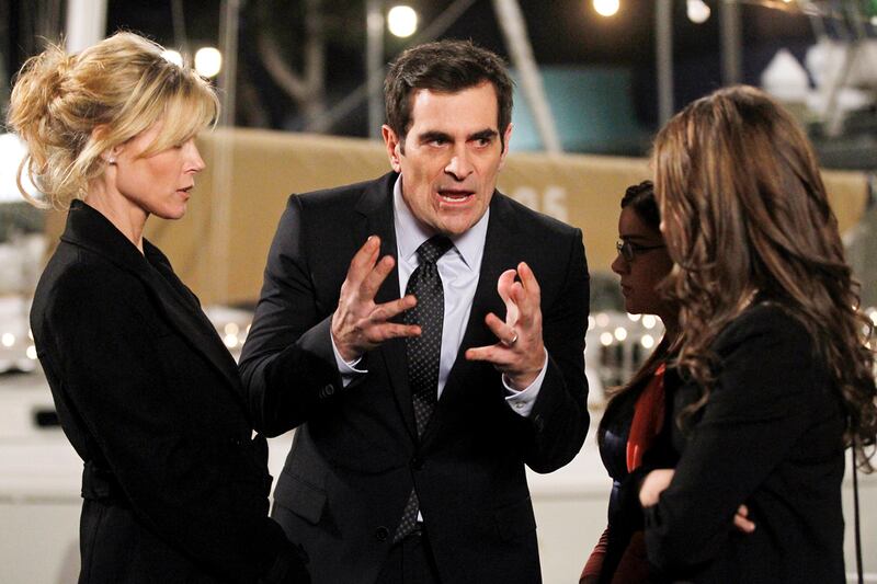 galleries/2012/07/25/modern-family-more-of-tv-s-nastiest-contract-battles-photos/ugly-tv-contract-disputes-modern-family-tease_t9mcf9