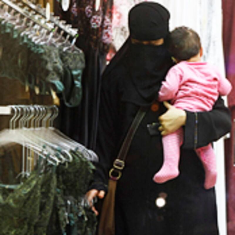 articles/2009/05/12/the-saudi-bitch-slap/nomani-saudi-women-slap_26355_u5qlhf