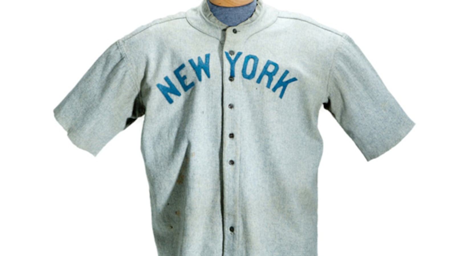 cheats/2012/05/20/babe-ruth-jersey-auctioned-for-4-4m/babe-ruth-jersey-cheat_k3d41p