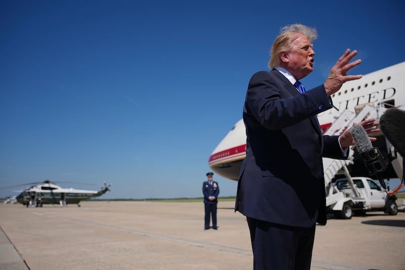 In addition to his hair appearing thin, makeup was also spotted on the president’s right hand again on Wednesday.