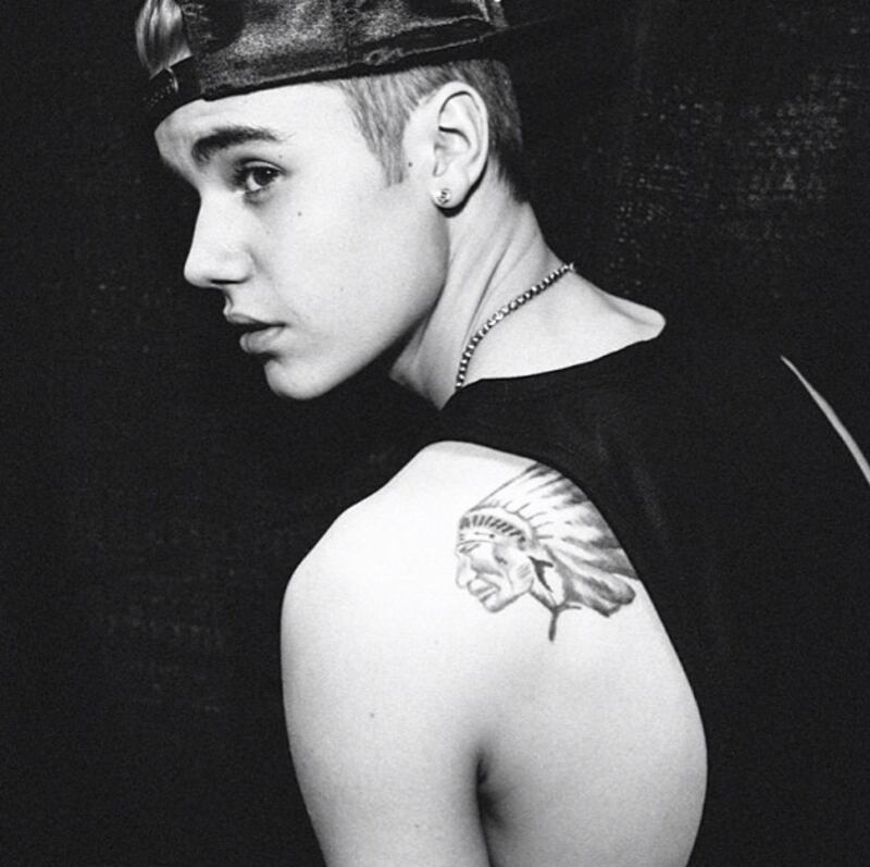 galleries/2013/05/02/justin-bieber-s-tattoos-a-selena-gomez-look-a-like-a-crown-jesus-ink-and-more/130429-justin-bieber-tattoos10_ijuzmo