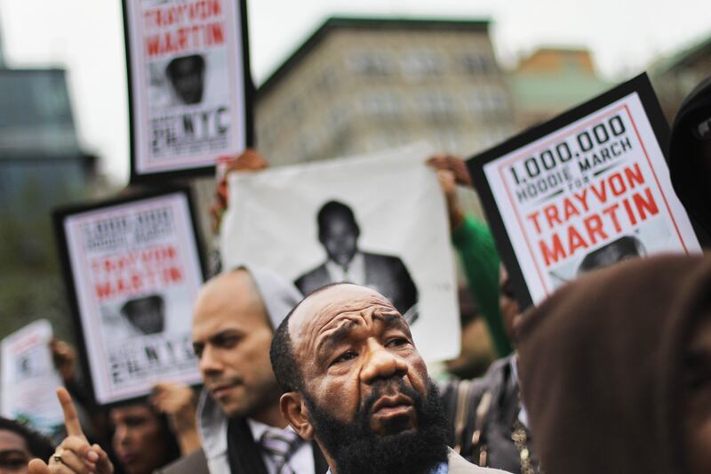 articles/2012/03/26/far-from-the-streets-the-bold-faced-rub-shoulders-with-the-wall-street-occupiers/occupied-chic-smith_u4lxpv