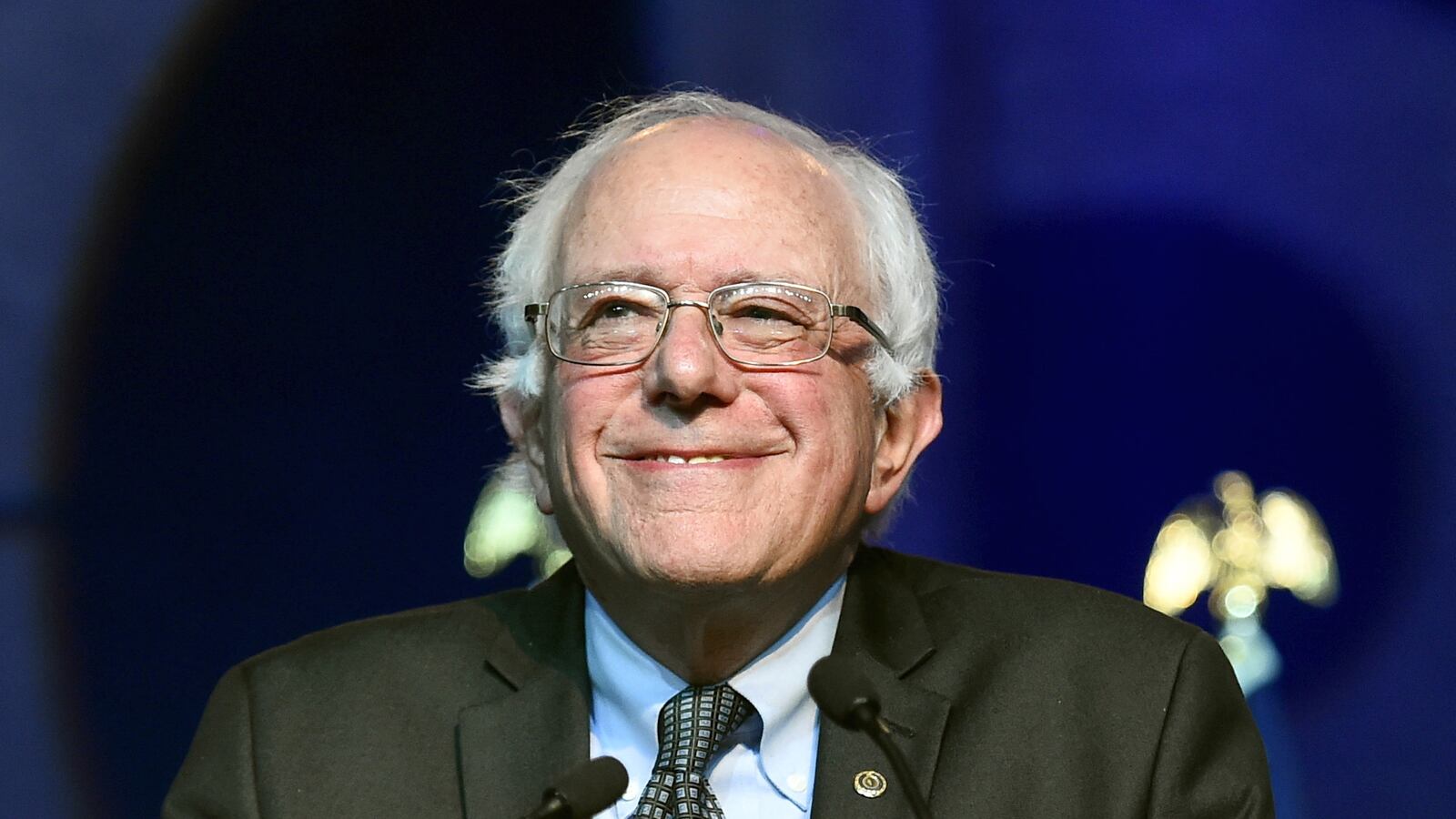 cheats/2015/08/30/sanders-closes-in-on-clinton-in-iowa/150830-sanders-cheat_mc7bt3