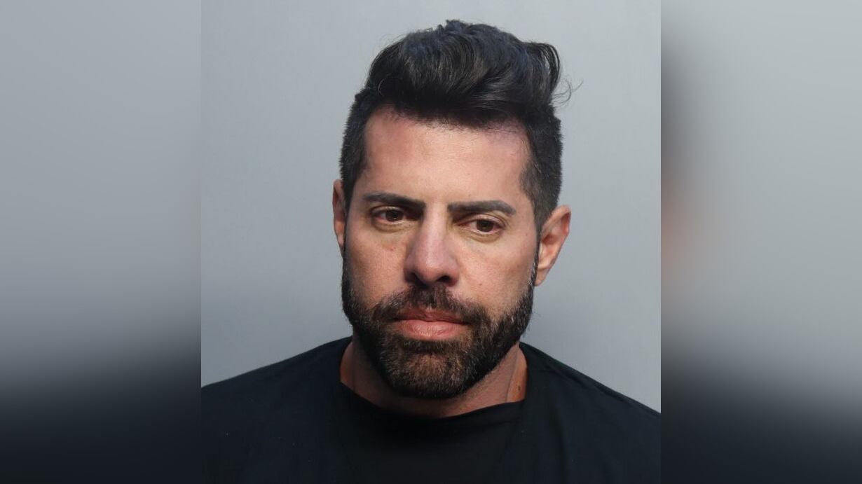 imgonline-com-ua-FrameBlurred-vD8BKREU52wb_diidq3