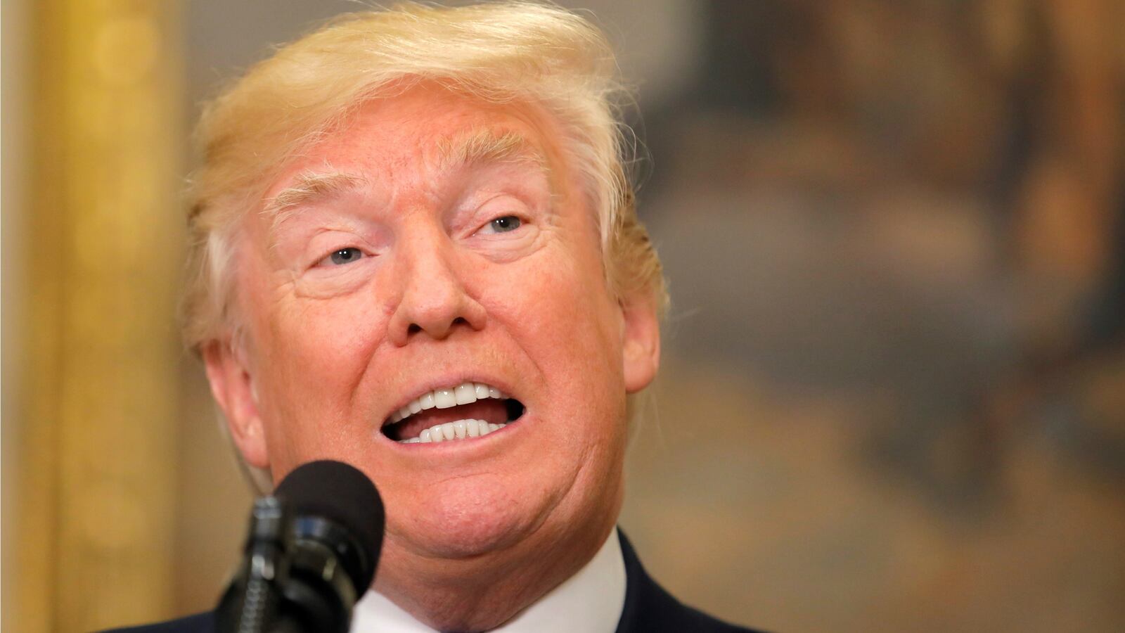 180104-trump-sloppy-steve-book-cheat_v3gxja