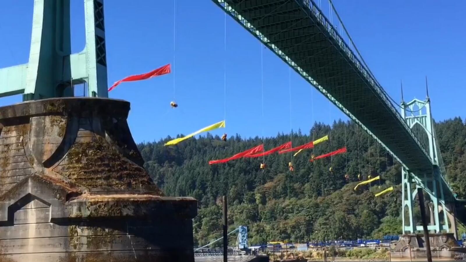 cheats/2015/07/30/seattle-protesters-block-shell-oil-ship/150730-_protest-cheat_gtlf1n