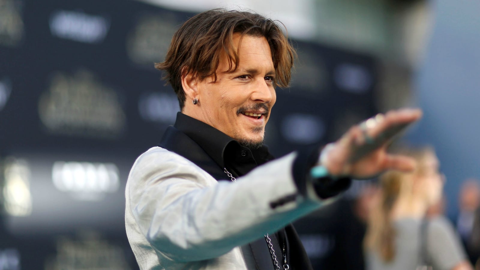 170622-depp-trump-cheat_t6pwaj