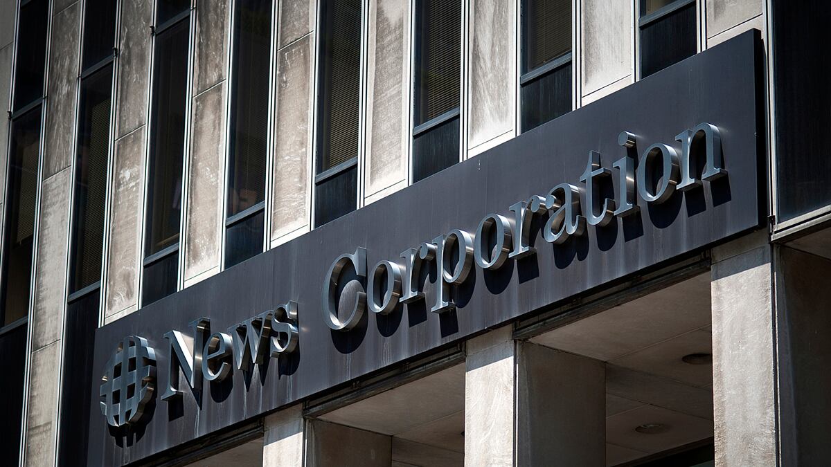 cheats/2012/03/07/police-chiefs-sons-worked-for-murdoch/news-corp-cheat_qyvyhh