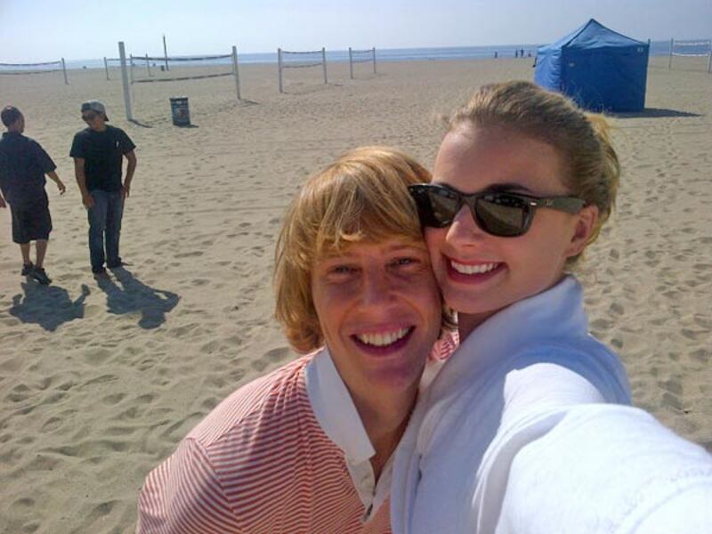 galleries/2011/11/13/zooey-deschanel-victoria-s-secret-show-in-celebrity-twitpics-photos/emily-van-camp-celebrity-twitter-photos-111113_fakfwe