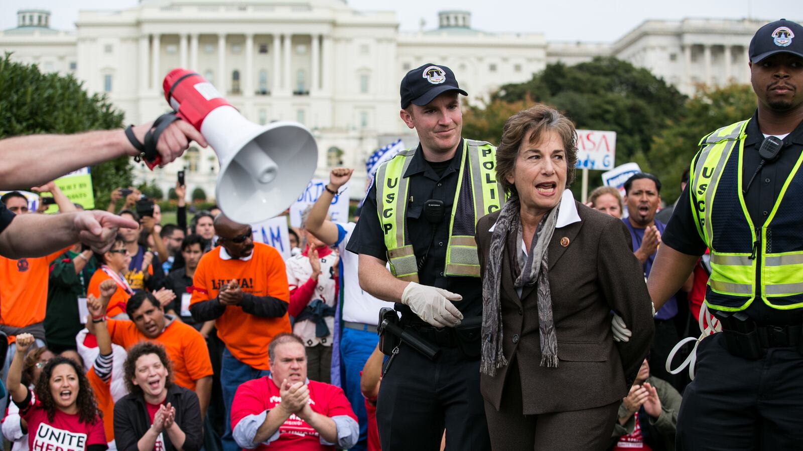 articles/2013/10/25/jewish-americans-get-on-board-the-immigration-reform-train/jan-schakowsky-congress-immigration-openz_r2e2oj