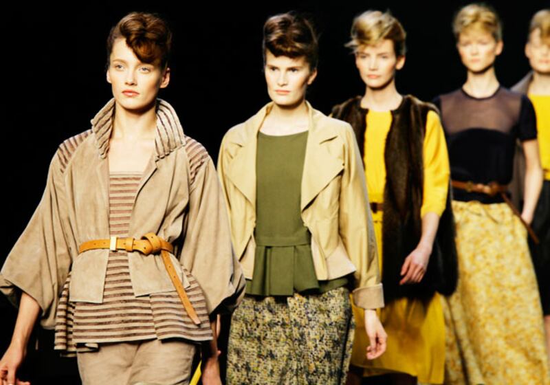 galleries/2010/03/01/milan-fashion-week/milan-fashion-week---fendi_lwtxqr