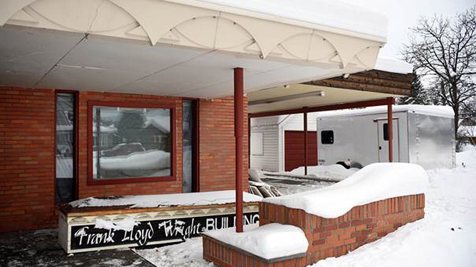 180108-teeman-frank-lloyd-wright-building-tease_vxldvl