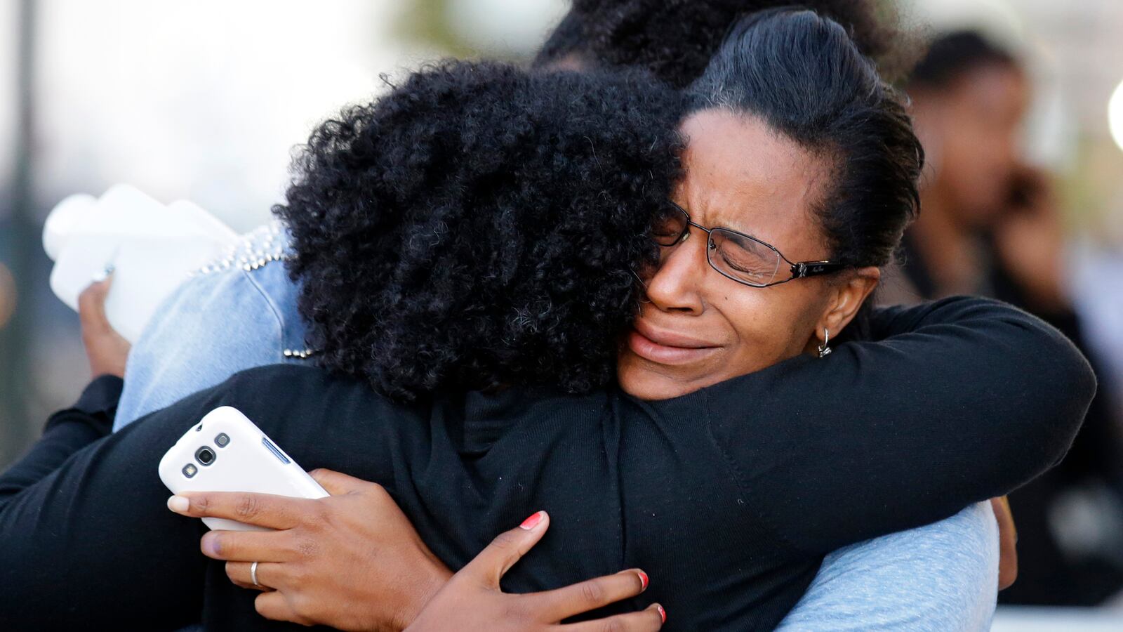 articles/2013/09/17/remembering-the-navy-yard-victims/130917-navy-yard-victims-tease_tohral