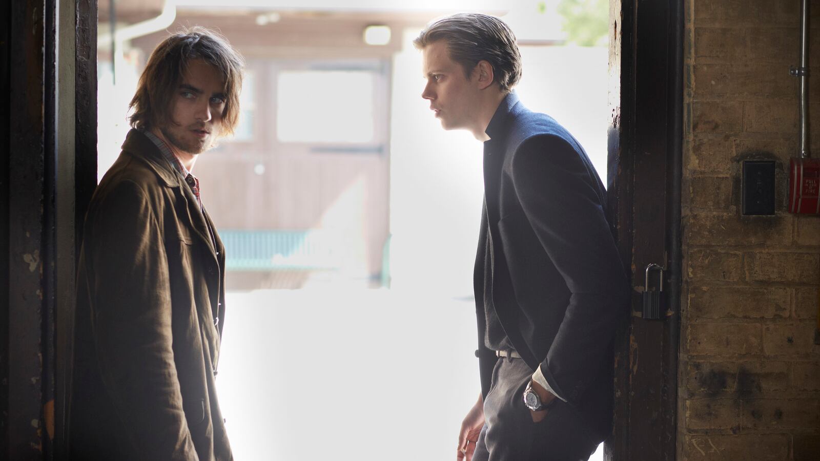 articles/2013/04/19/hemlock-grove-netflix-s-latest-original-show-is-scary-bad/130418-lacob-hemlock-tease-embed_zrzz5s