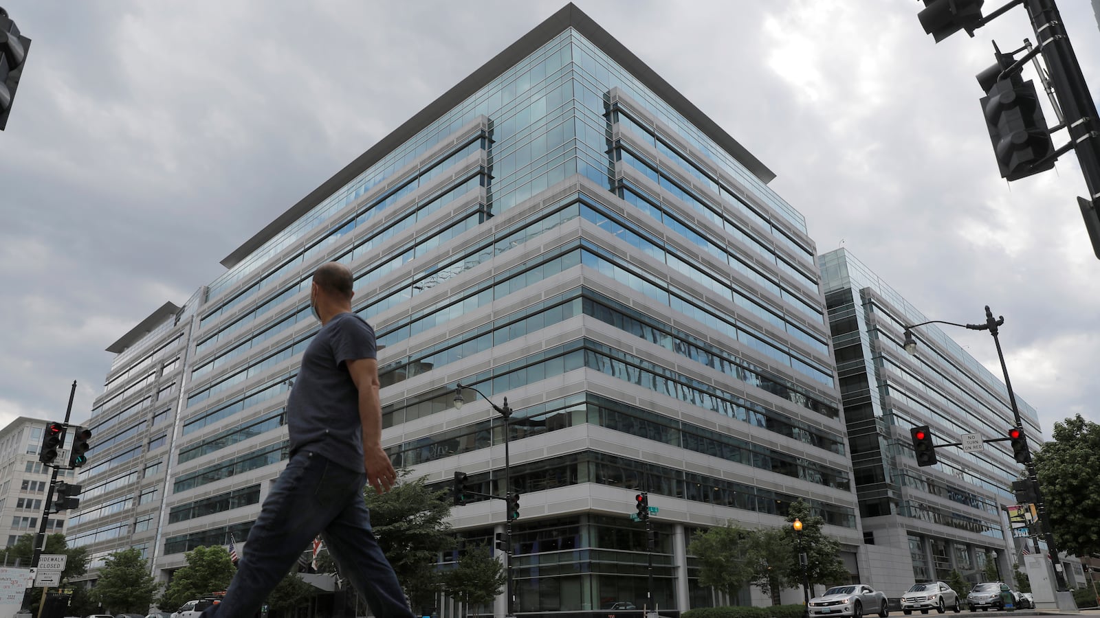 2021-05-11T203814Z_354277693_RC2VDN93IM3Y_RTRMADP_3_USA-LEGAL_pml6t5