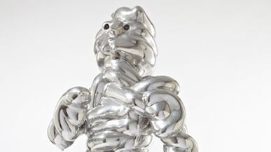 articles/2010/11/09/phillips-de-pury-simon-de-pury-opens-space-on-park-avenue/simon-de-pury_138574_zxt1zy