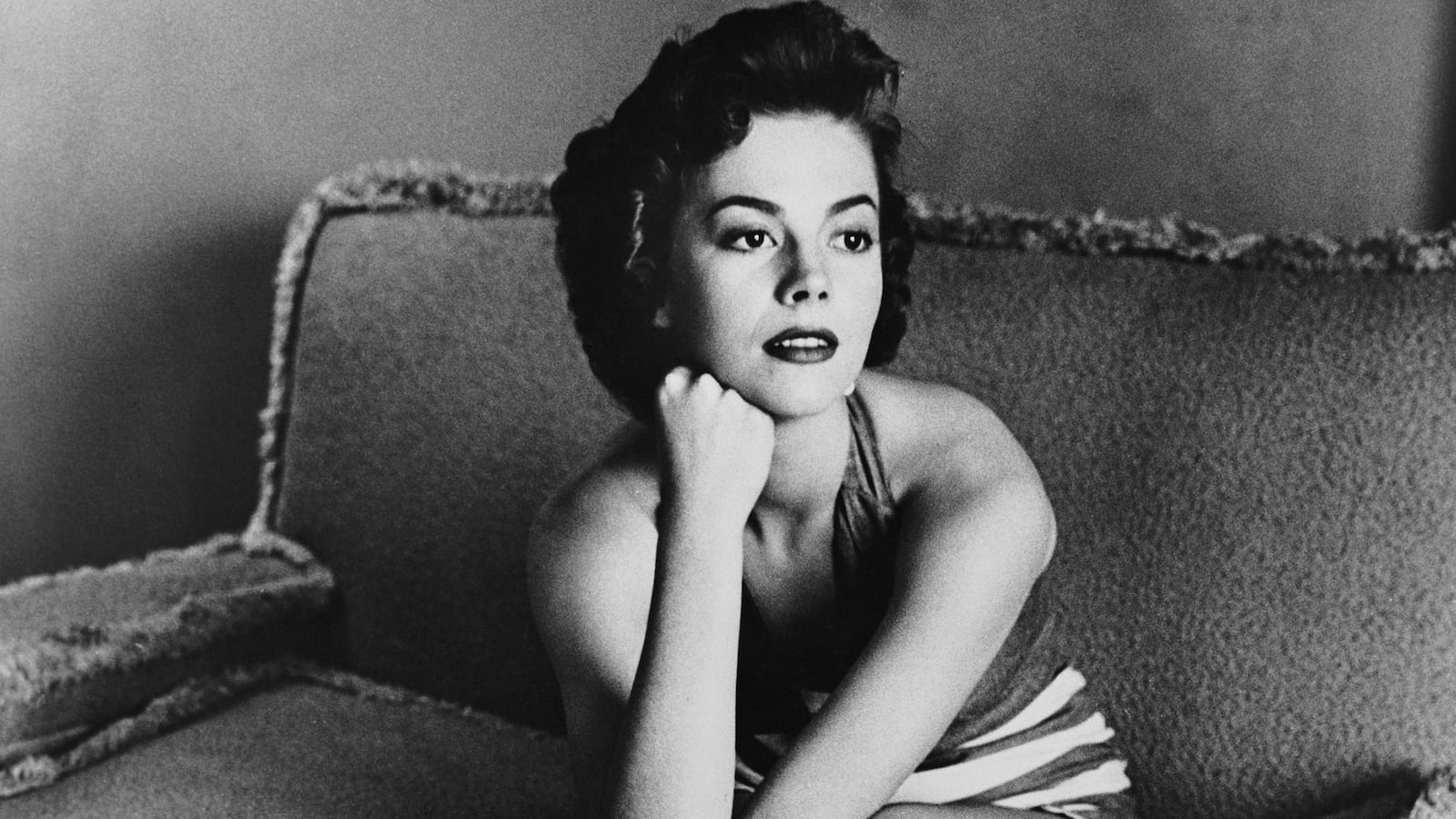 articles/2013/01/14/natalie-wood-findings-was-the-actress-bruised-before-she-drowned/130114-natalie-wood-pelisek_iprkpp