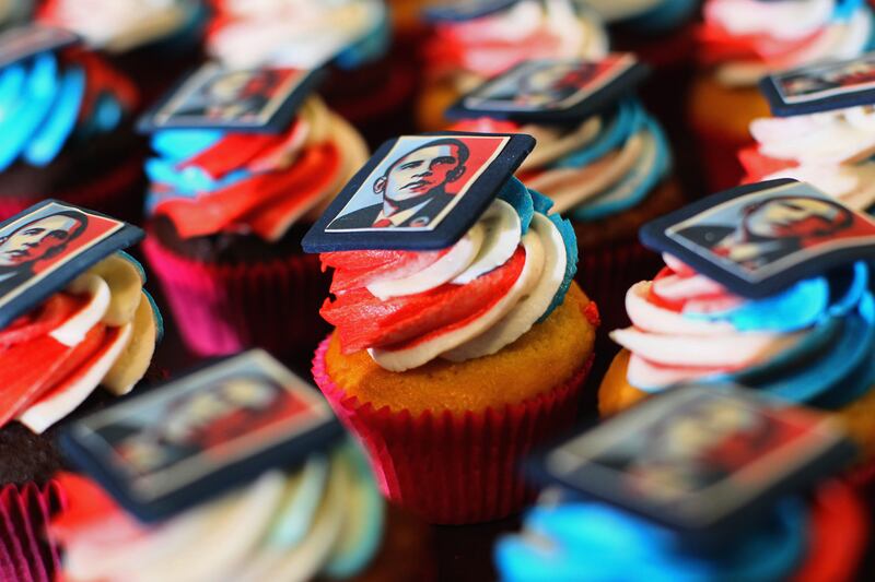 galleries/2012/08/06/11-things-cheaper-than-a-1-250-headband-photos/headband-birthday-cakes_pg1mb7