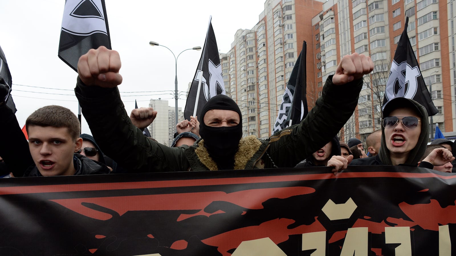 articles/2013/11/06/neo-nationalist-violence-targets-central-asians-in-russia/131105-nemtsova-moscow-tease_ovtkap