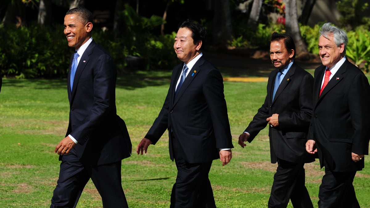 cheats/2011/11/14/obama-scraps-apec-tradition/obama-apec-silly-shirts-cs_robqnt