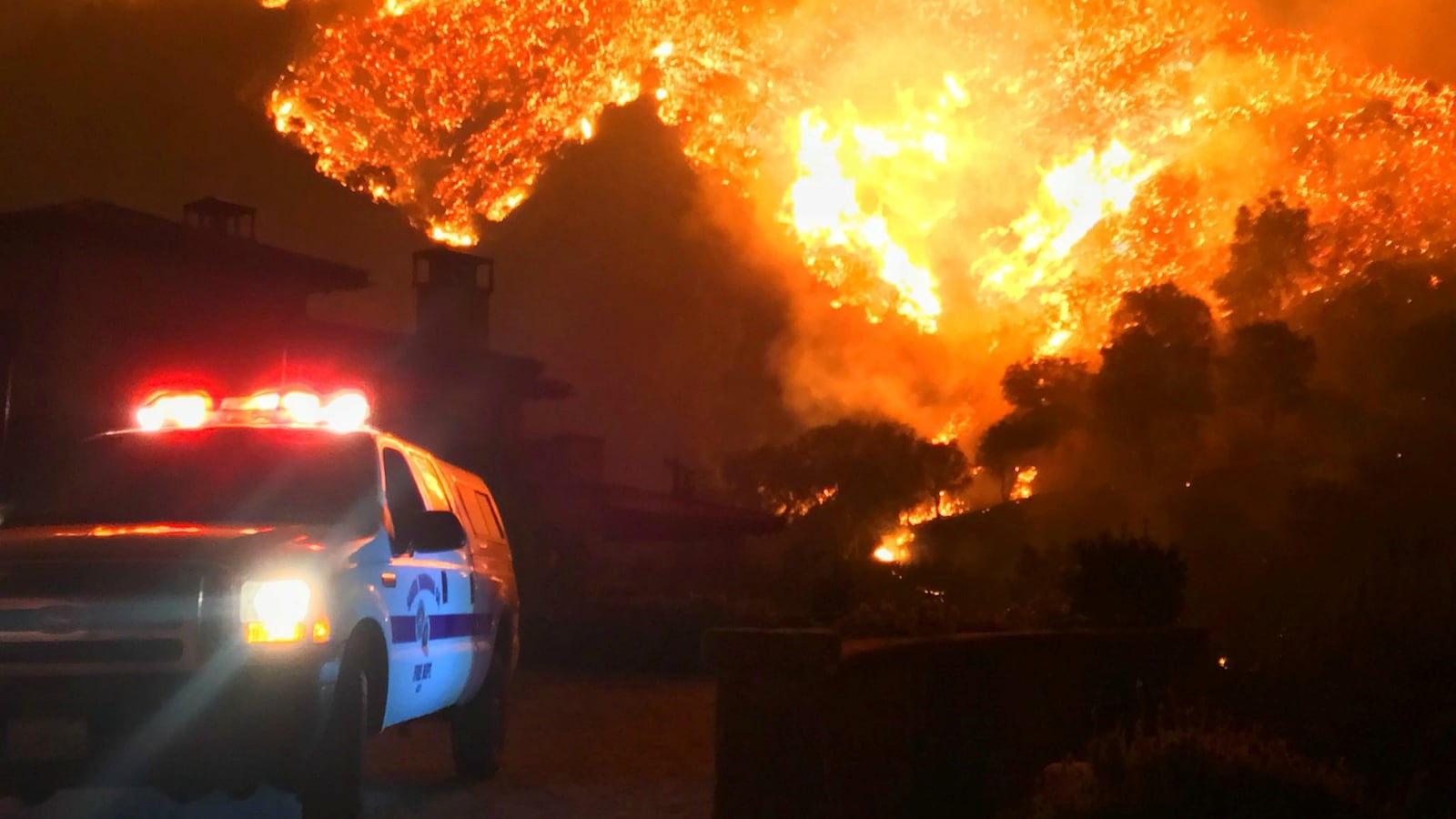 171212-california-fires-skirball-blaze-cheat_l5pwoh