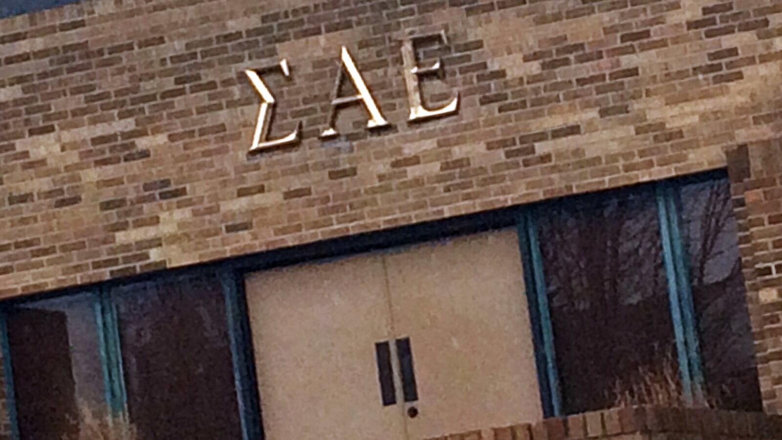 articles/2015/03/11/how-frats-cozied-up-to-racism/150311-syrett-frats-tease_mkix3d