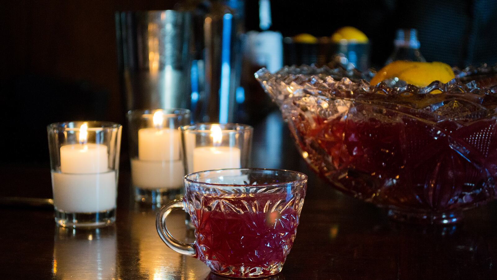 galleries/2013/11/27/bartenders-share-their-best-holiday-punch-recipes-photos/131020-holiday-punch2b-tease_qbcjzd