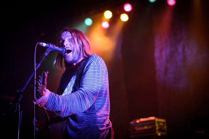 galleries/2014/12/17/doing-it-old-school-on-the-road-with-an-american-band-photos/141215-joiner-heart10_nufyxg