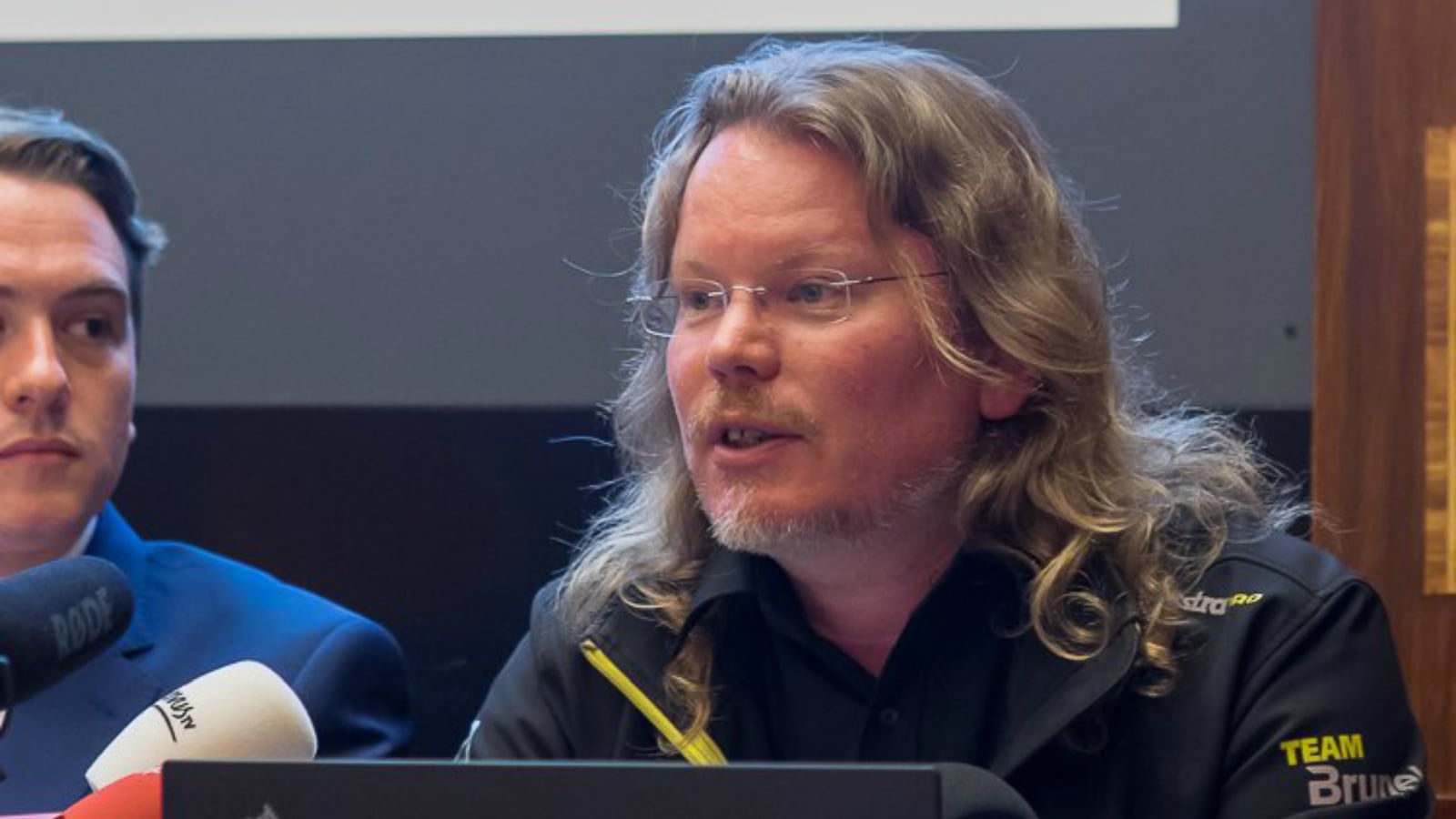 180903-norwegian-wikileaks-associate-missing-cheat_bxc5rn