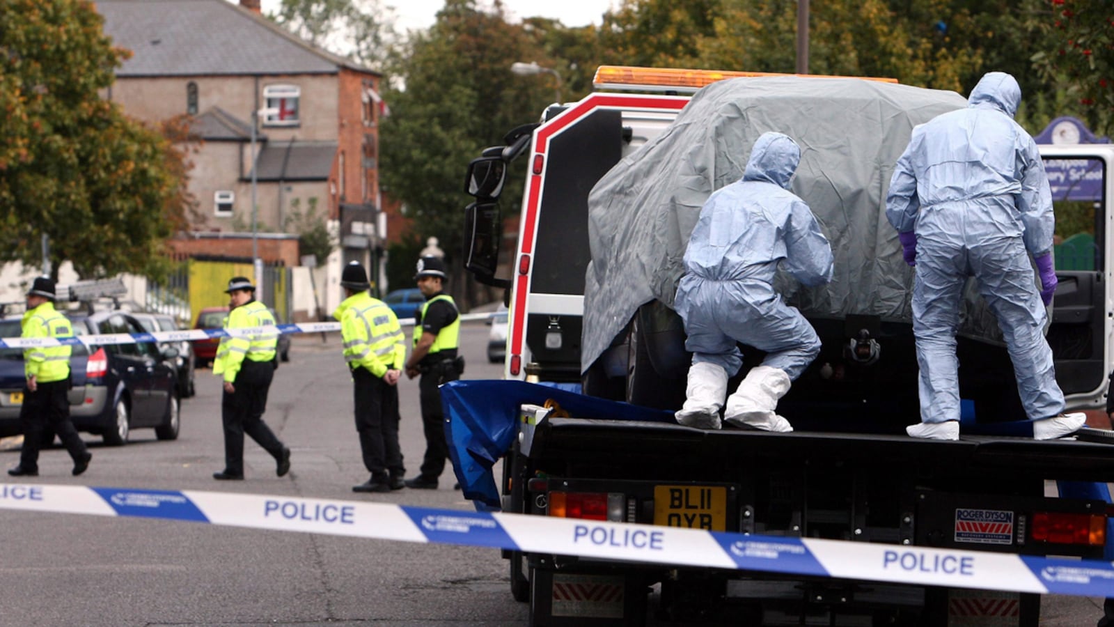 cheats/2011/09/19/suspected-u-k-terror-plot-thwarted/british-terrorism-arrests-cheat_ehtopj