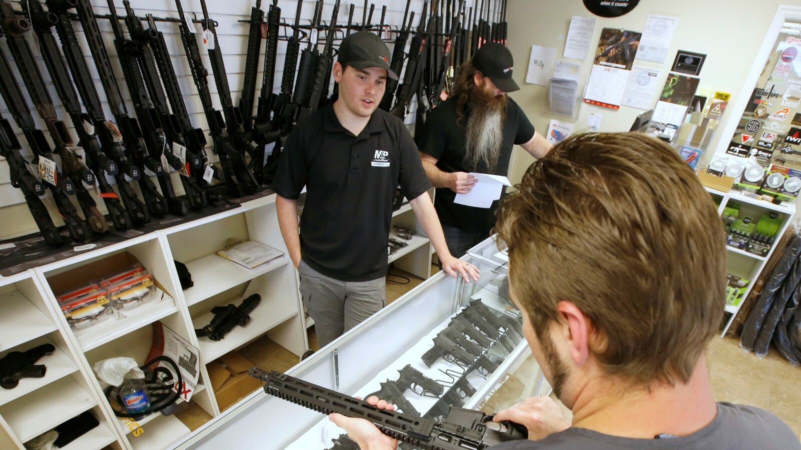 cheats/2016/06/24/hawaii-to-become-first-state-with-gun-owner-database/160624-hawaii-database-cheat_mnwbez